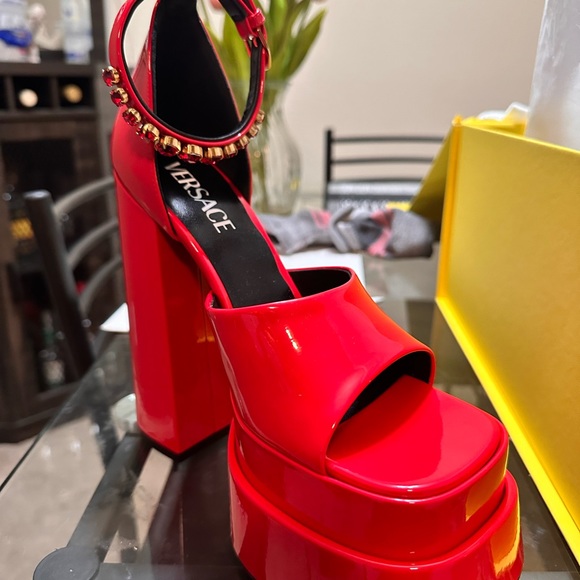 Versace Medusa Aevitas patent leather platform sandals (Red, 37) - Picture 3 of 8